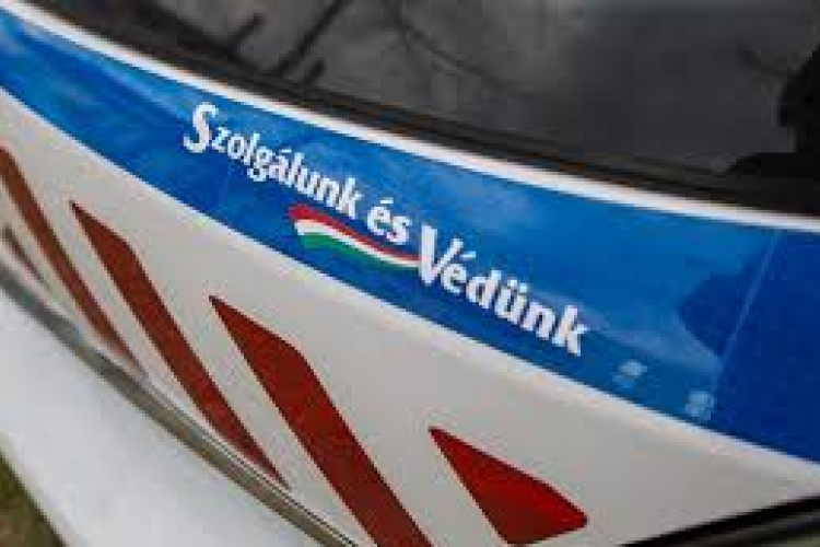 Testi sértés Pakson