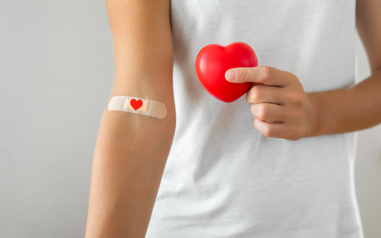 Országos RedSaturday véradó napokat tart az OVSZ